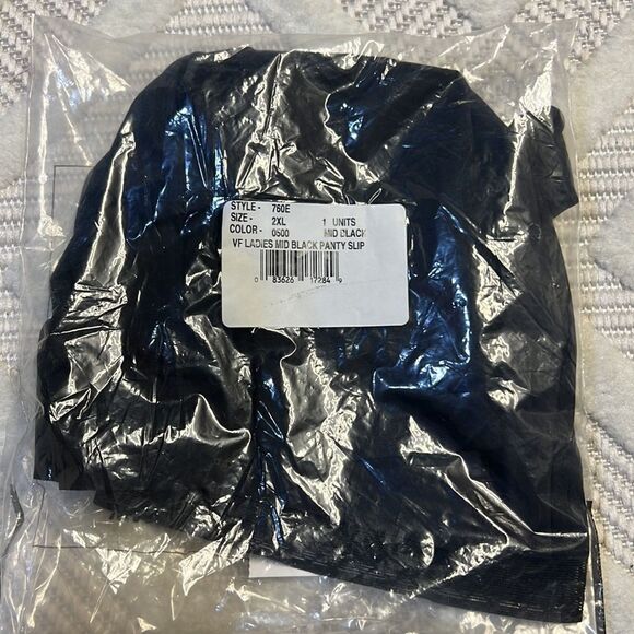 Vanity Fair Sleek and Smooth Slip Short 12760E - Picture 3 of 4